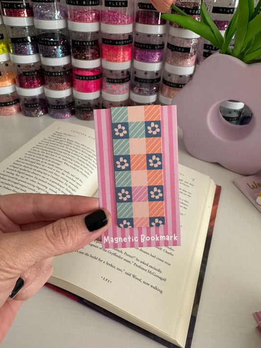 Checkered Flowers Magnetic Bookmarks (Pack of 5)